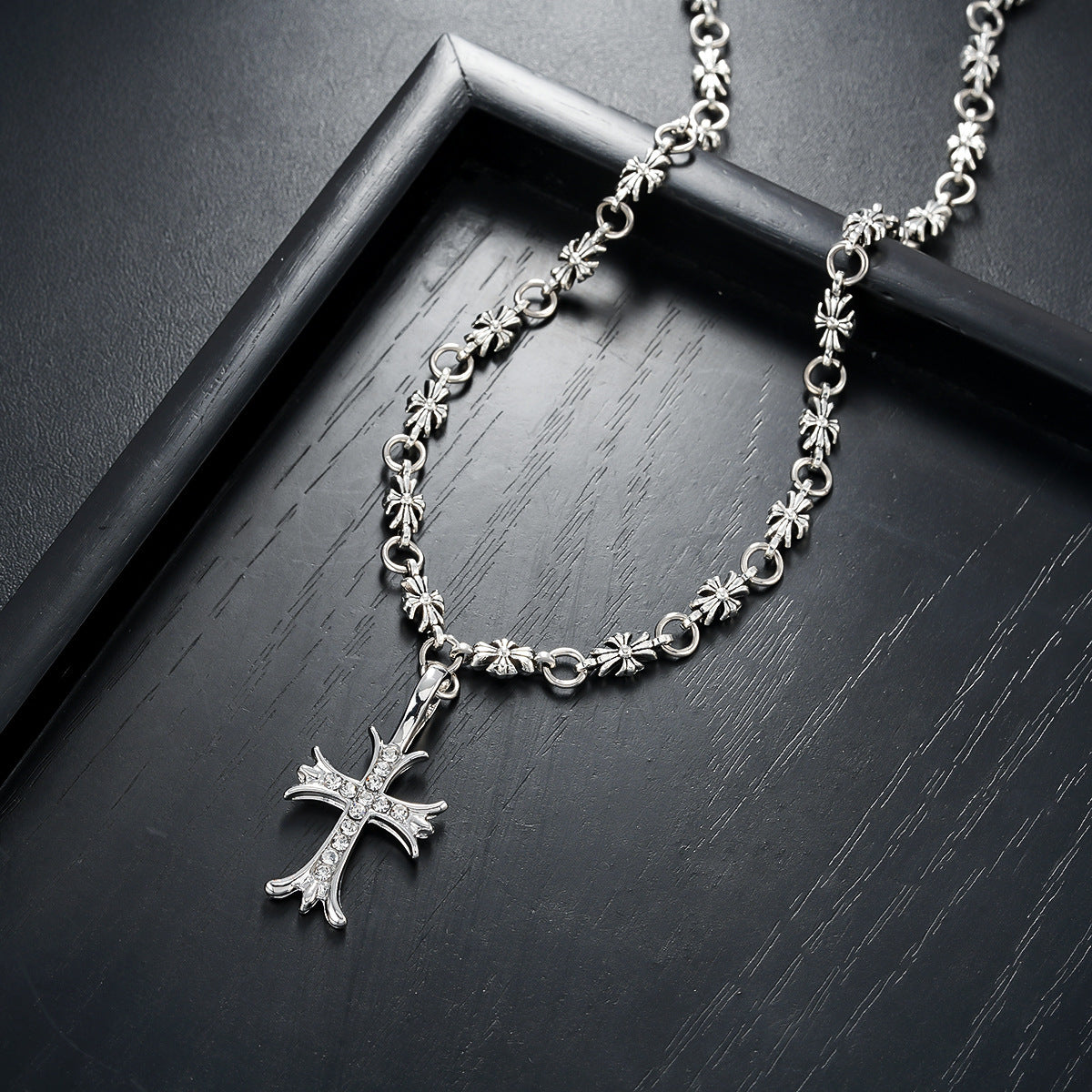 ✝️✨ Σετ κολιέ και βραχιόλι με σταυρό επιστρωμένο με διαμάντια --- Φορώντας το, μας υπενθυμίζει τη χάρη και την προστασία του Θεού ανά πάσα στιγμή.